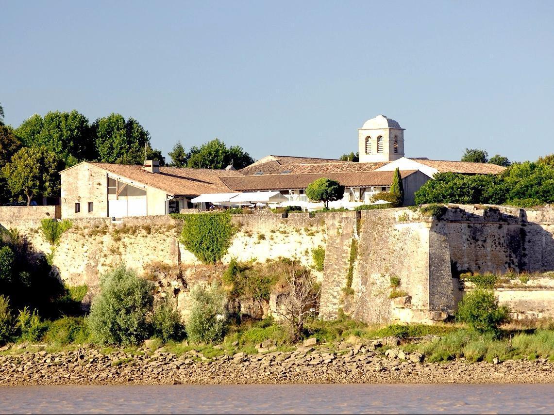 Logis Hotel Restaurant La Citadelle Blaye Exteriör bild